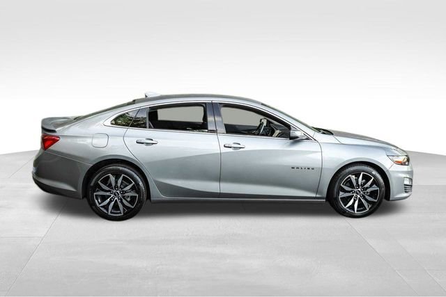 Used 2025 Chevrolet Malibu RS image 3