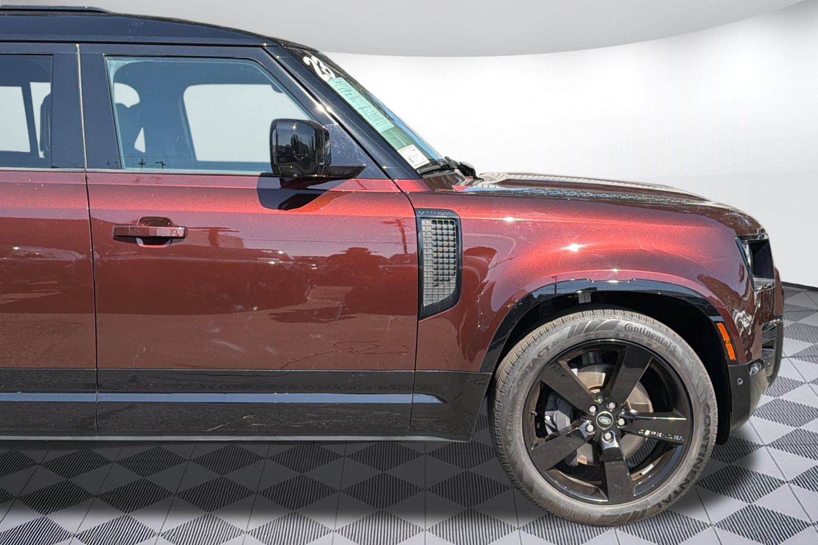 Used 2023 Land Rover Defender 130 X-Dynamic SE AWD/4WD image 38
