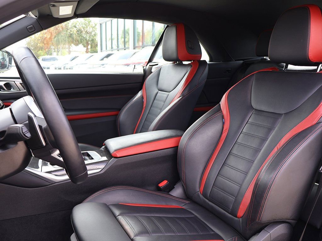 Used 2025 BMW M440i Convertible w/ Premium Package image 32
