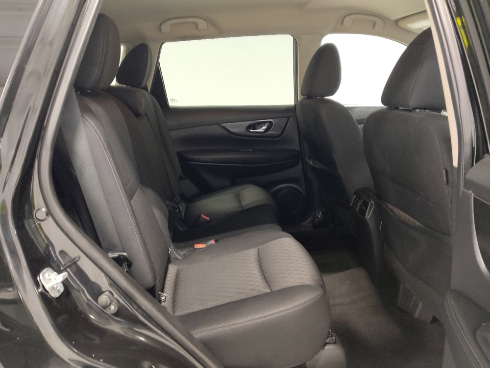 Used 2018 Nissan Rogue SV w/ Premium Package image 19