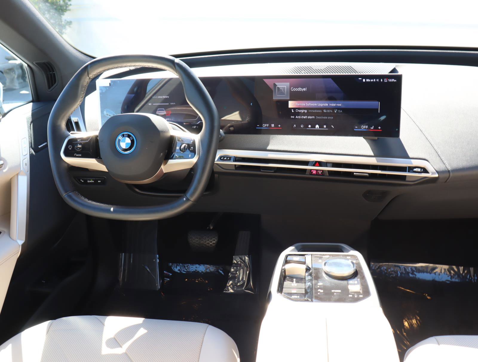 Used 2025 BMW iX xDrive50 w/ Convenience Package image 13