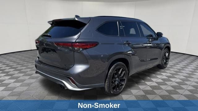 Used 2021 Toyota Highlander XSE AWD/4WD image 4