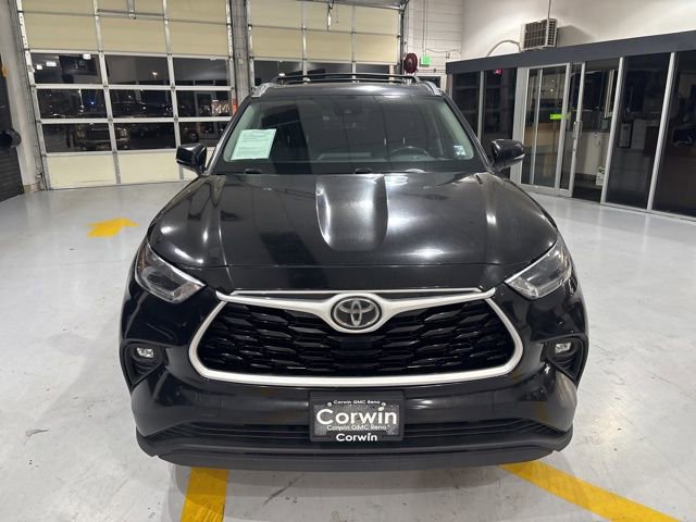 Used 2021 Toyota Highlander XLE image 2