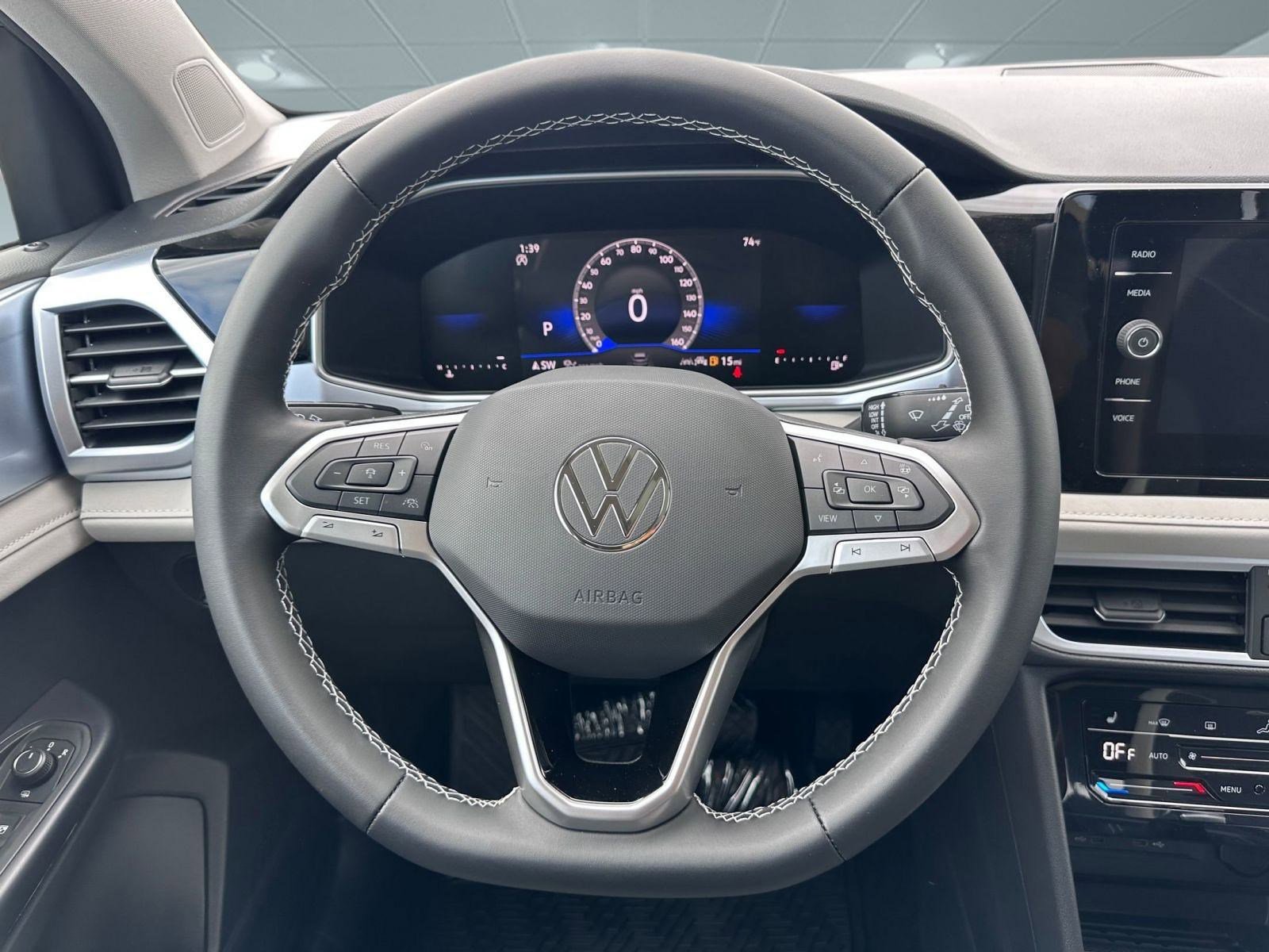 New 2026 Volkswagen Taos SE image 15