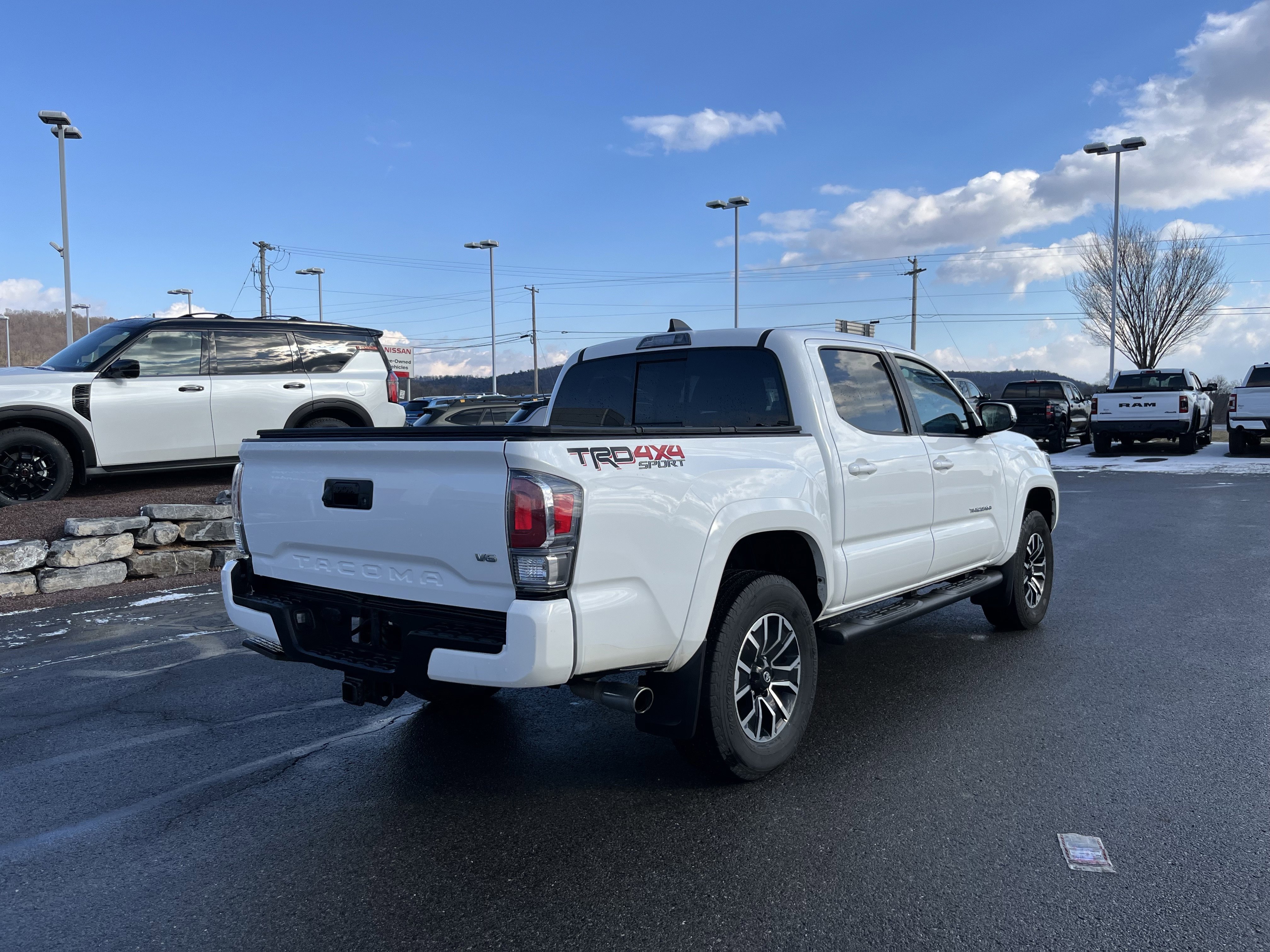Used 2023 Toyota Tacoma TRD Sport image 3