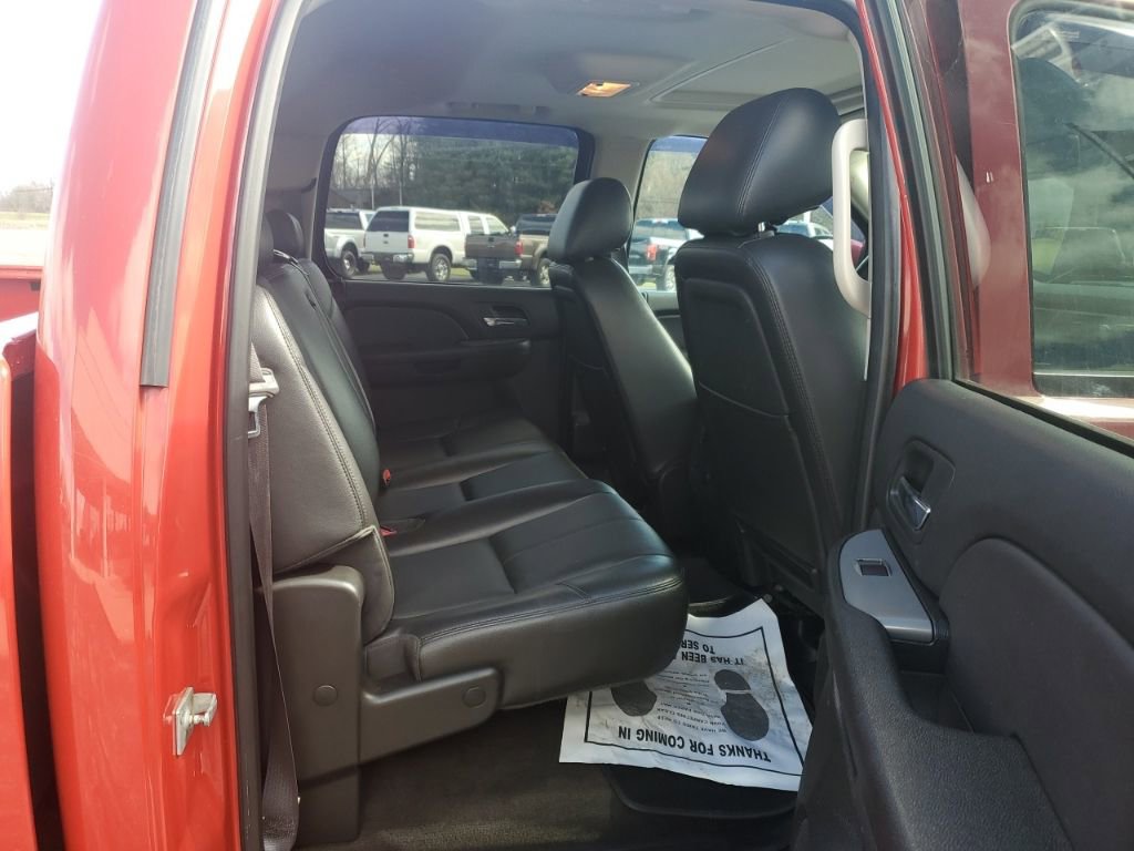 Used 2014 Chevrolet Silverado 2500 LTZ w/ LTZ Plus Package image 9