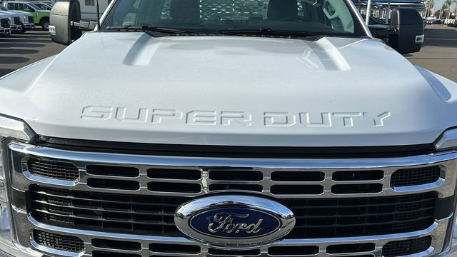 New 2025 Ford F550 2WD Regular Cab Super Duty image 9