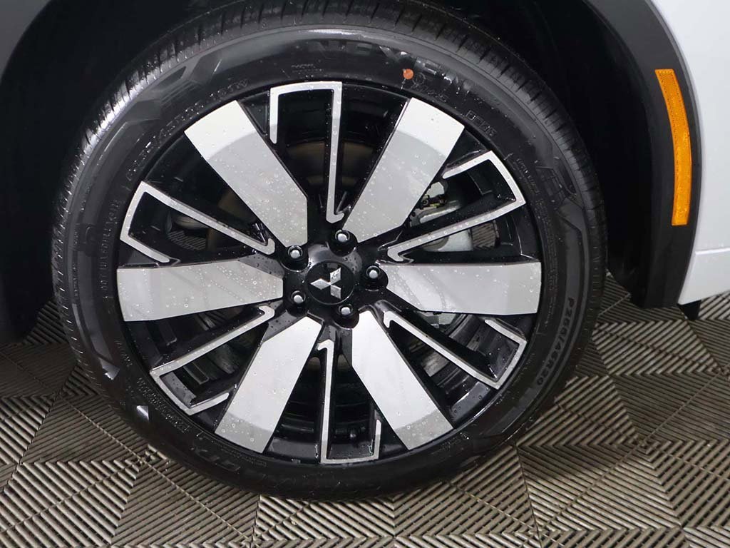 New 2026 Mitsubishi Outlander SEL image 29