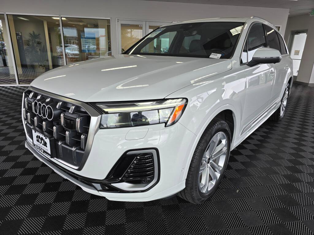 Used 2025 Audi Q7 3.0T Premium Plus image 8