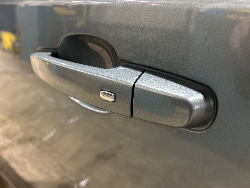 Used 2023 Chevrolet Traverse LT w/ LPO, Floor Liner Package image 13