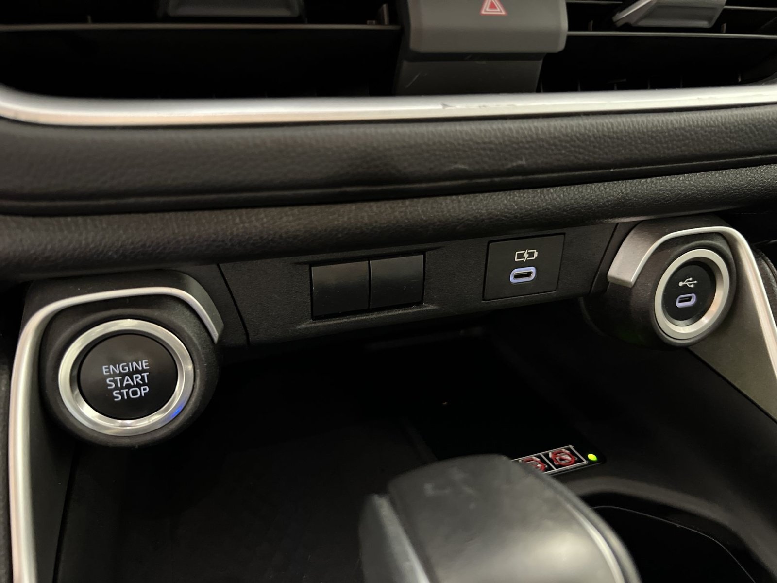 Used 2025 Toyota Grand Highlander AWD image 34
