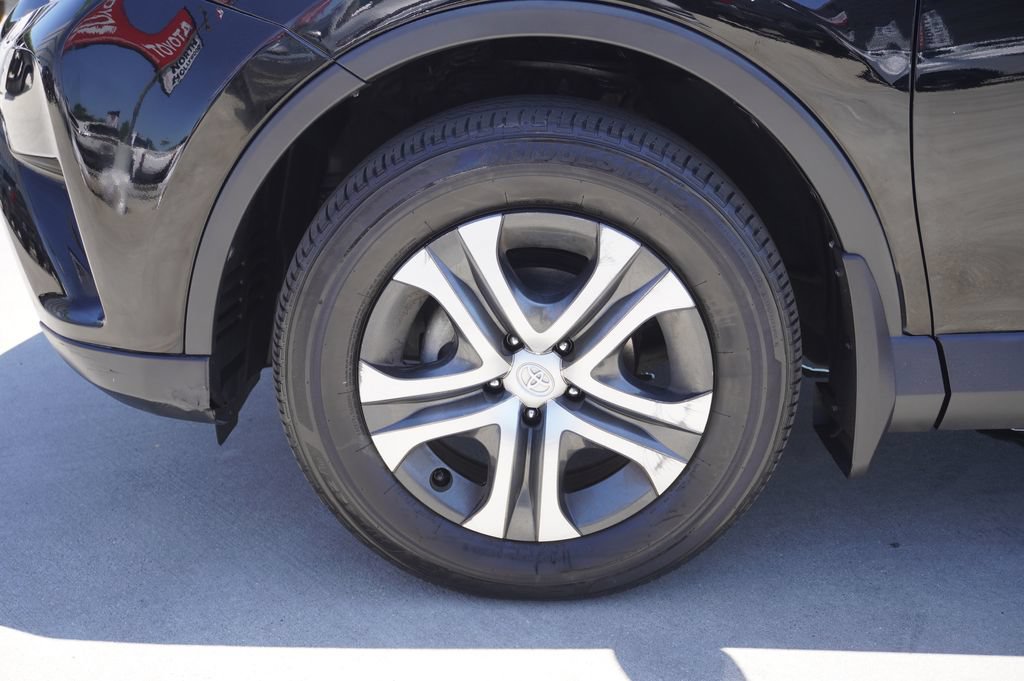 Used 2018 Toyota RAV4 LE w/ All Weather Liner Package FWD image 20