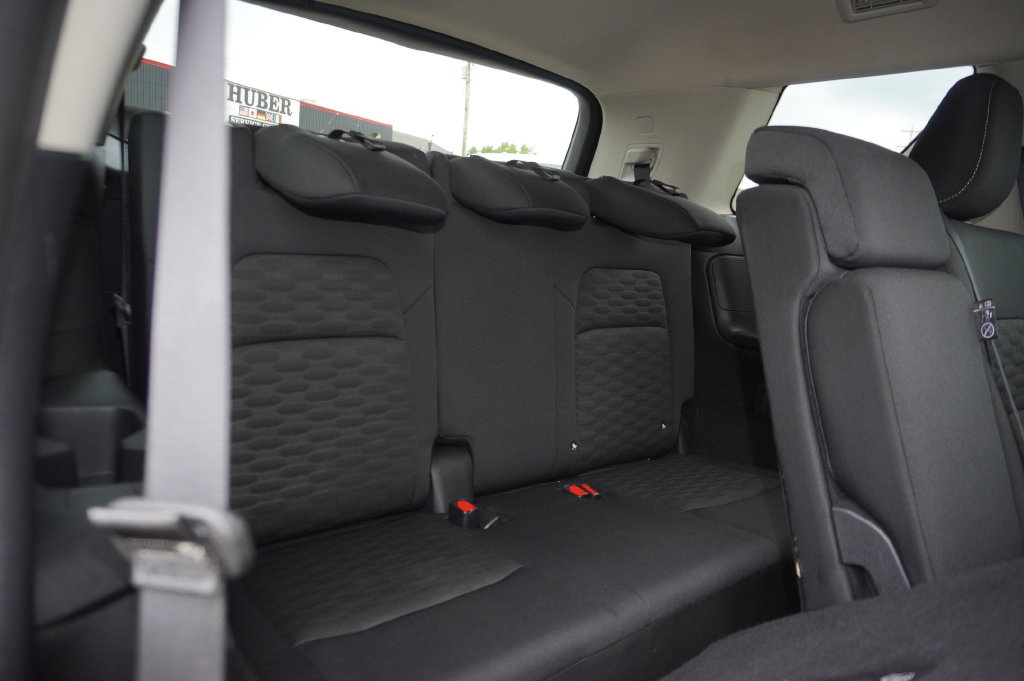 Used 2025 Nissan Pathfinder SV AWD/4WD image 29