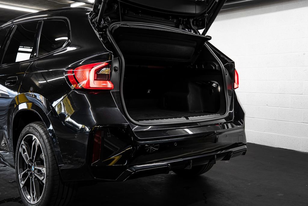 Used 2023 BMW X1 xDrive28i w/ M Sport Package image 17