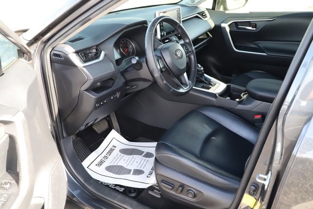 Used 2019 Toyota RAV4 XLE Premium w/ Cold Weather Package AWD/4WD image 11