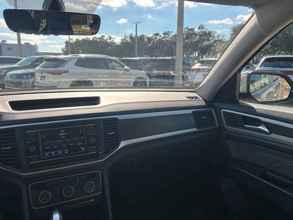 Certified 2022 Volkswagen Atlas SE image 10
