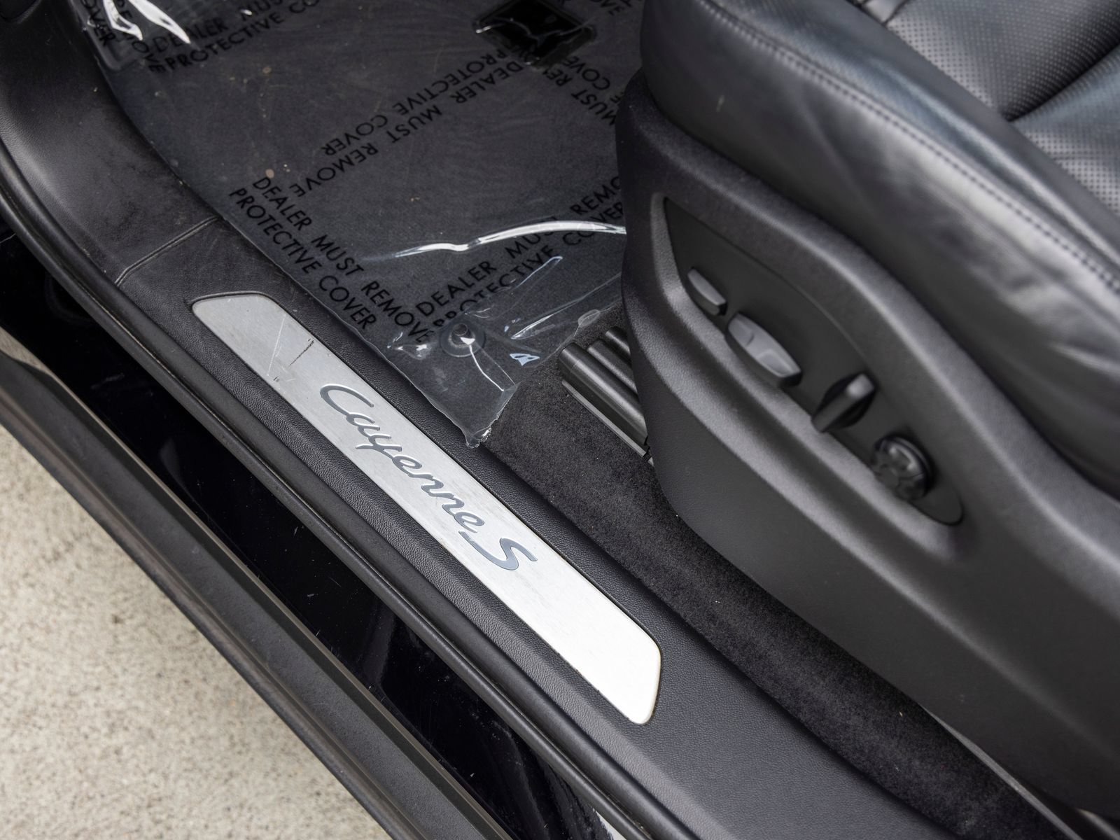 Certified 2022 Porsche Cayenne S AWD/4WD image 29