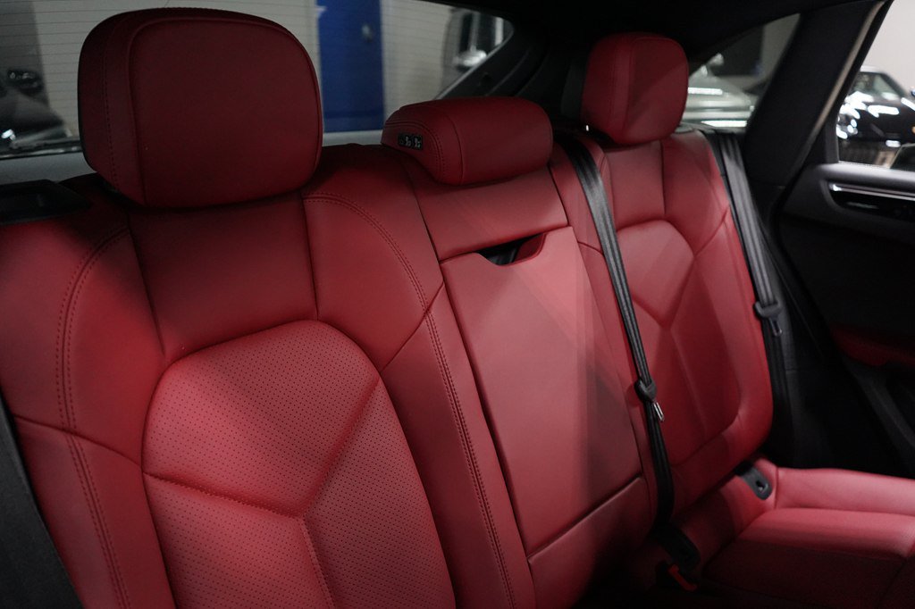 Used 2020 Porsche Macan S AWD/4WD image 23