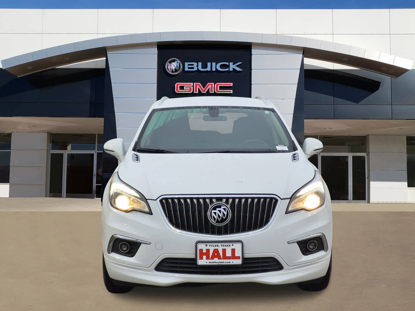 Used 2017 Buick Envision Essence image 2