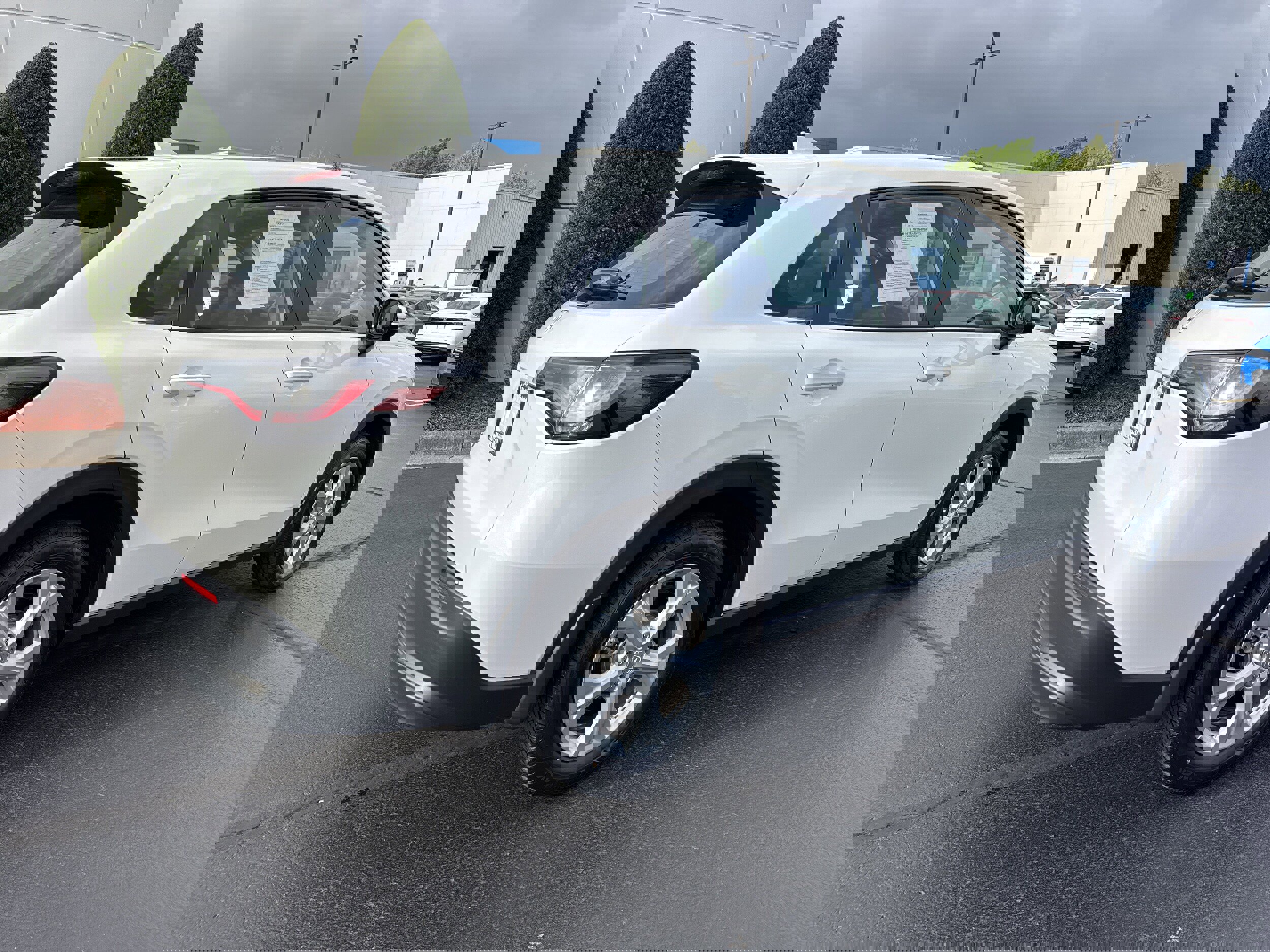 Used 2023 Honda HR-V LX image 4