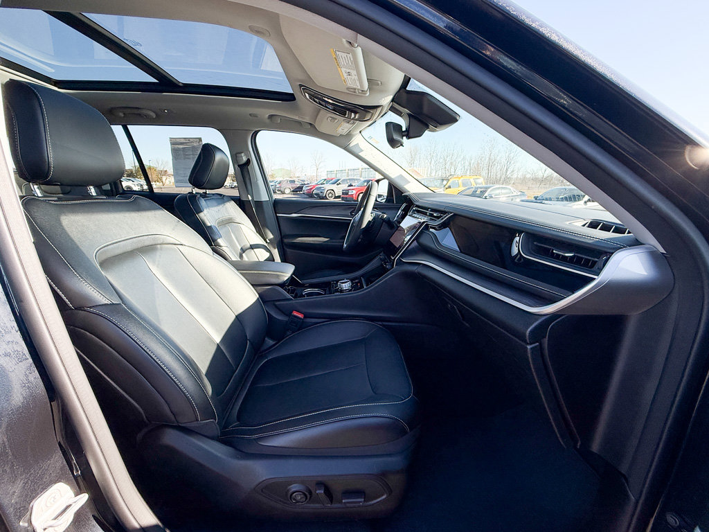 Used 2022 Jeep Grand Cherokee Limited 4xe image 21