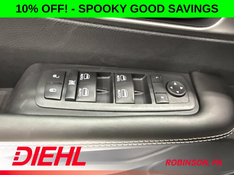 New 2027 Chrysler Pacifica Select w/ Family Tech Group FWD image 27