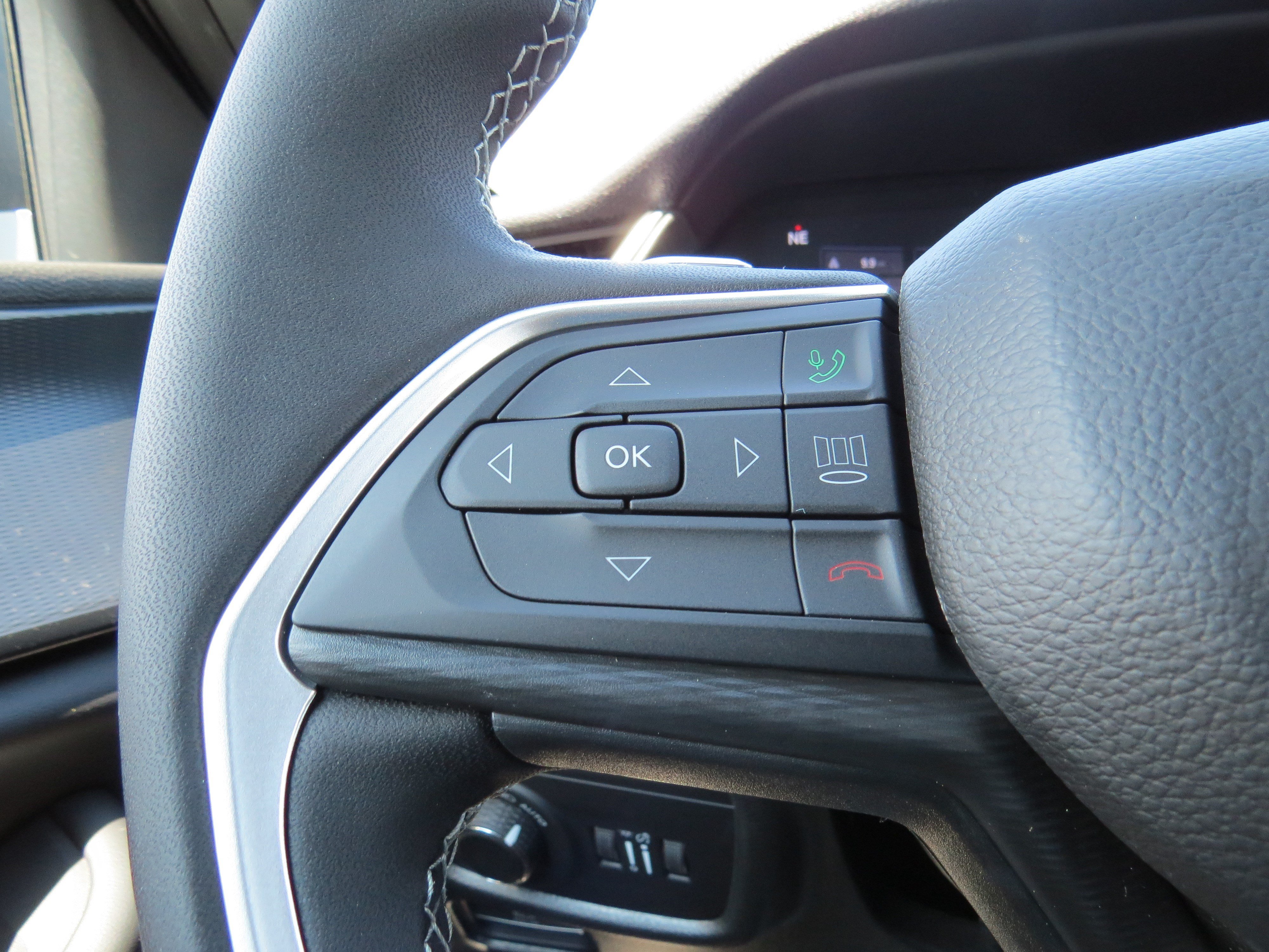 New 2026 Jeep Grand Cherokee Laredo RWD image 22