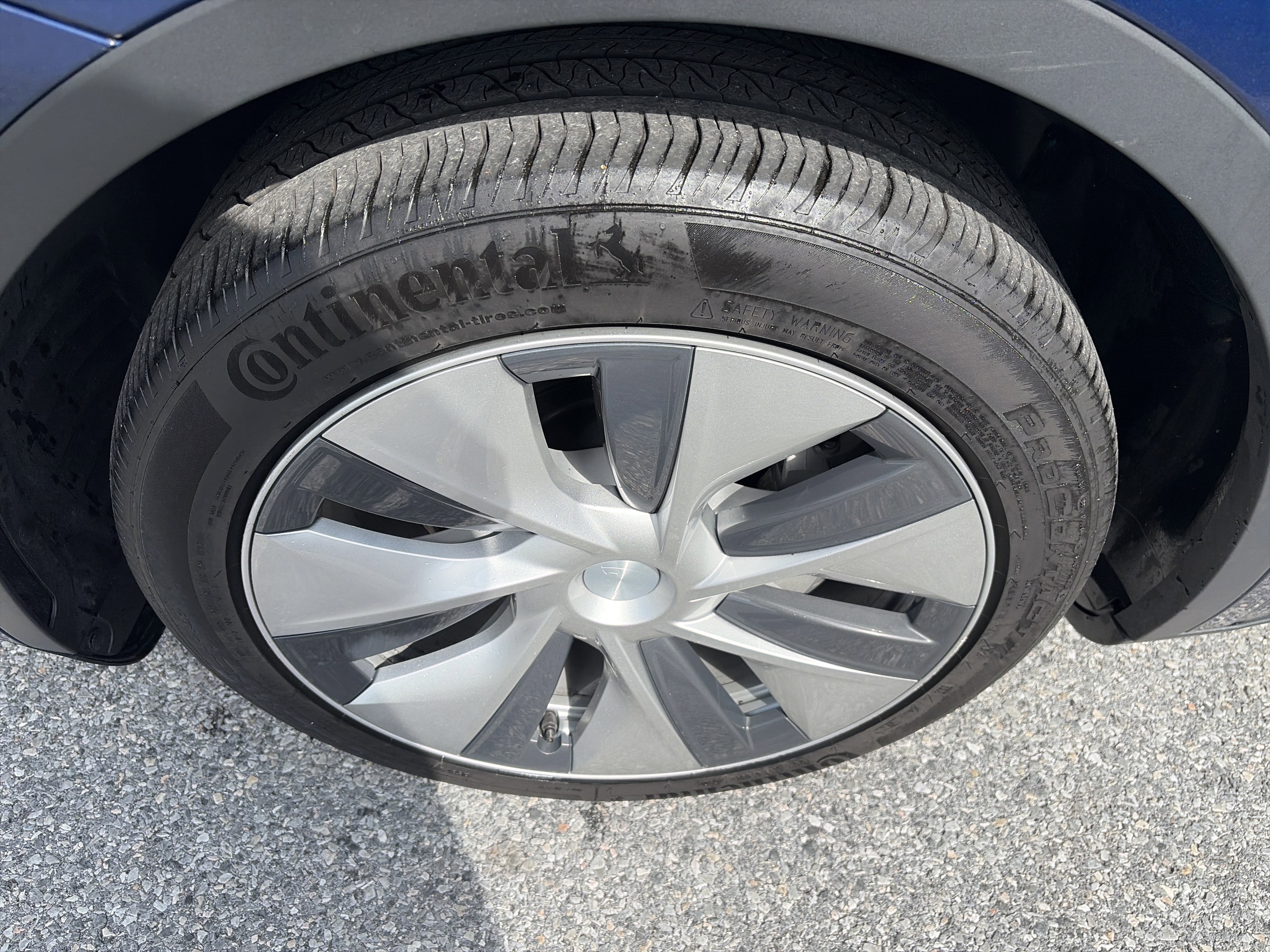 Used 2022 Tesla Model Y Long Range image 8