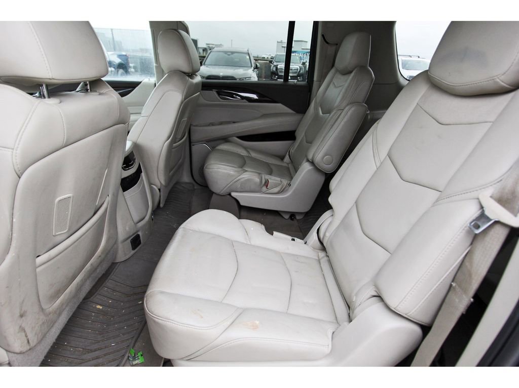 Used 2017 Cadillac Escalade ESV Luxury image 7