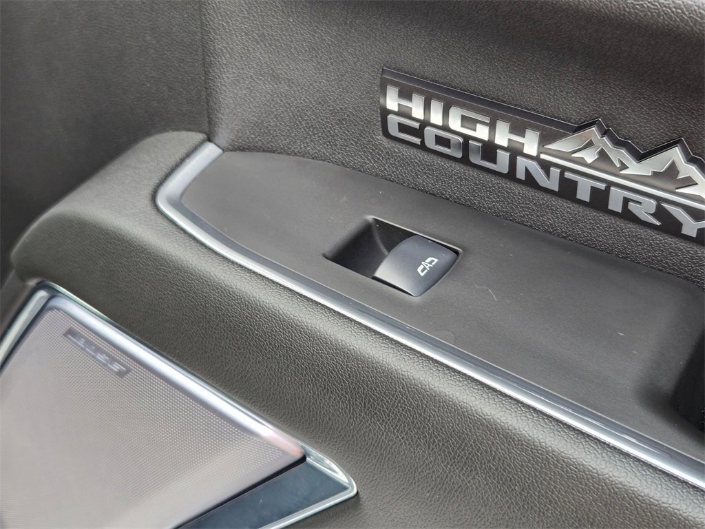 Used 2024 Chevrolet Silverado 1500 High Country w/ Technology Package image 26