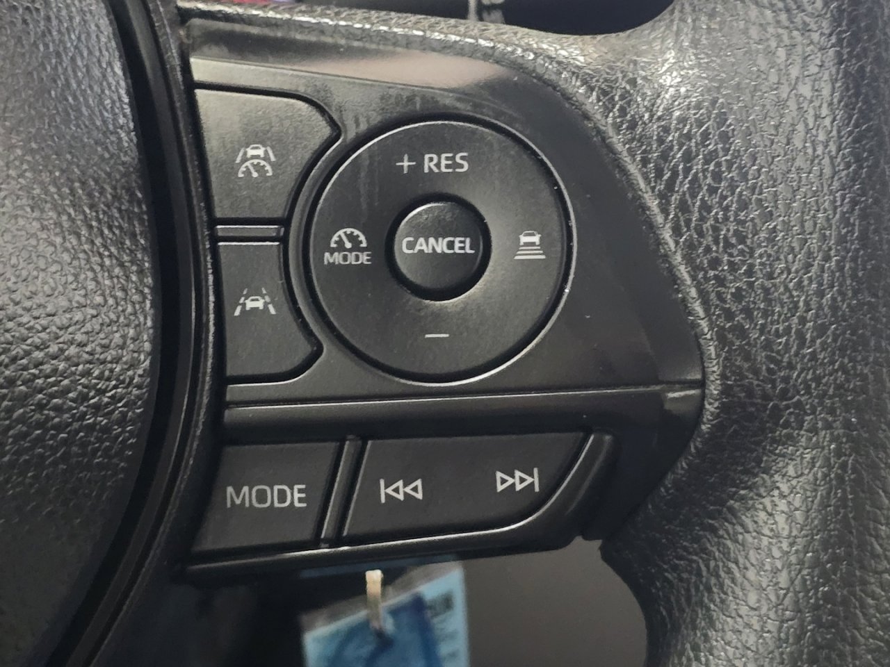 Certified 2025 Toyota Corolla Cross L image 30