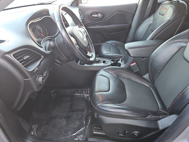 Used 2019 Jeep Cherokee Trailhawk w/ Cold Weather Group AWD/4WD image 21