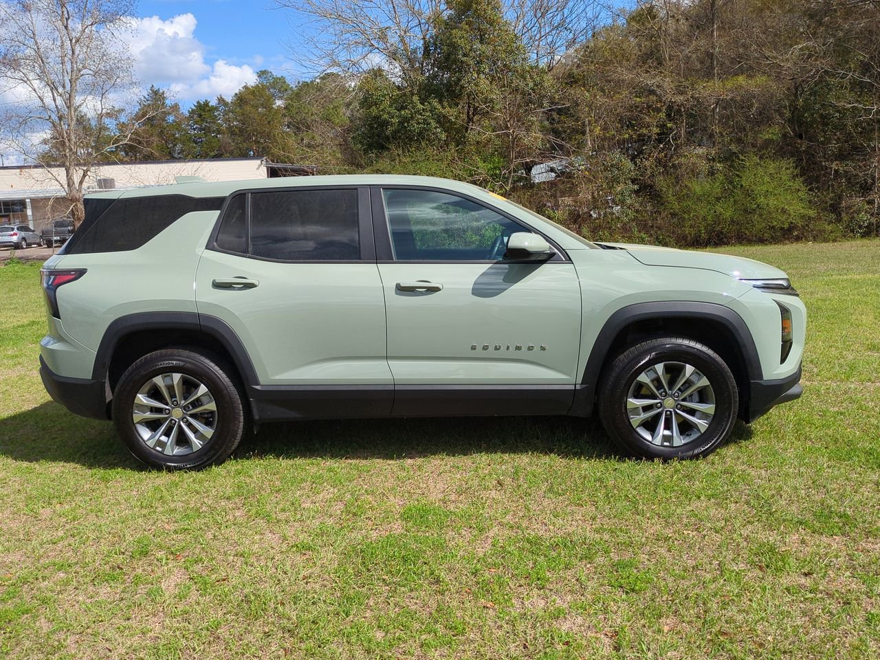 Used 2025 Chevrolet Equinox LT image 3