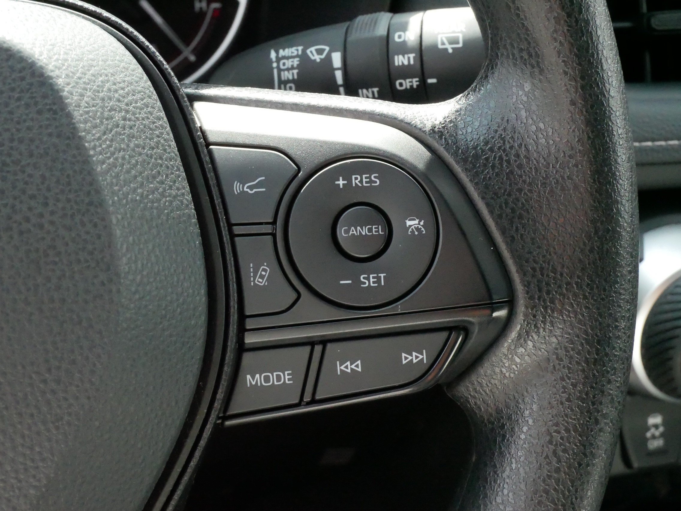 Certified 2025 Toyota RAV4 XLE AWD/4WD image 25