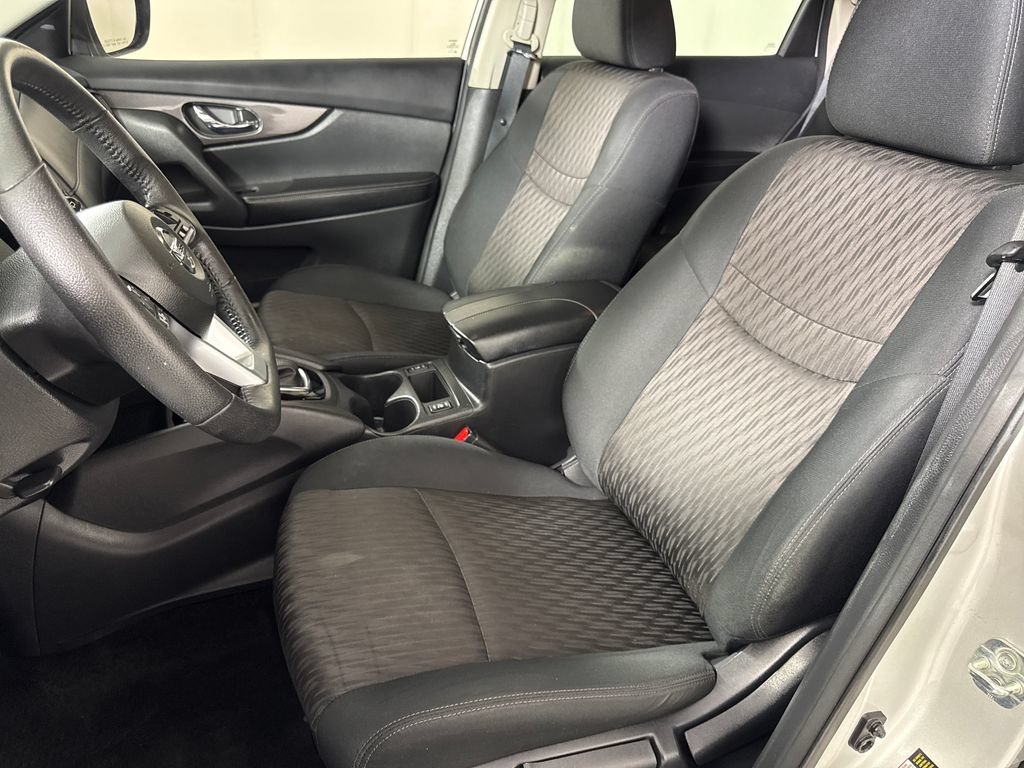 Used 2019 Nissan Rogue S w/ Special Edition Package FWD image 11