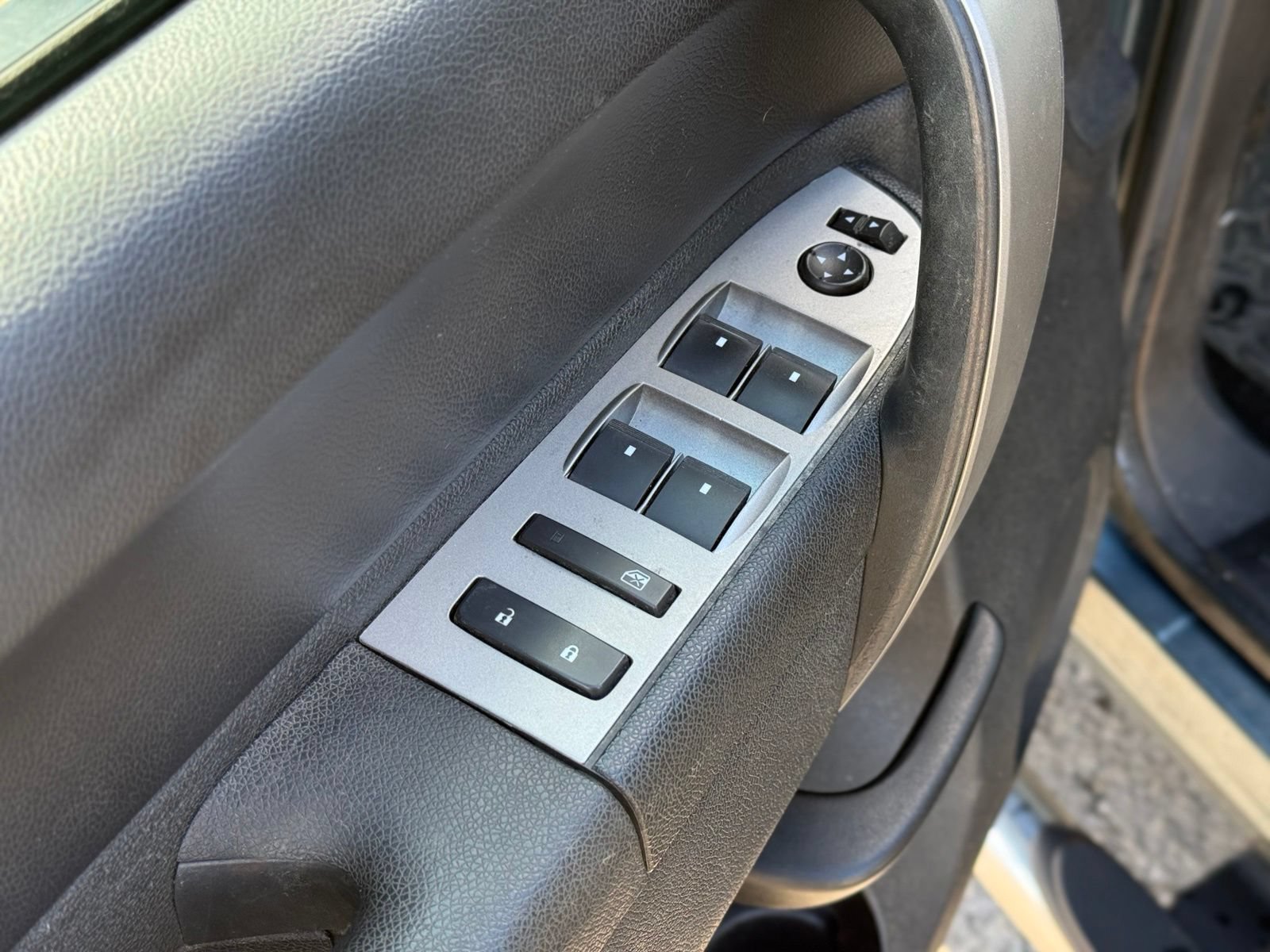 Used 2011 Chevrolet Silverado 1500 LT w/ All-Star Edition AWD/4WD image 6