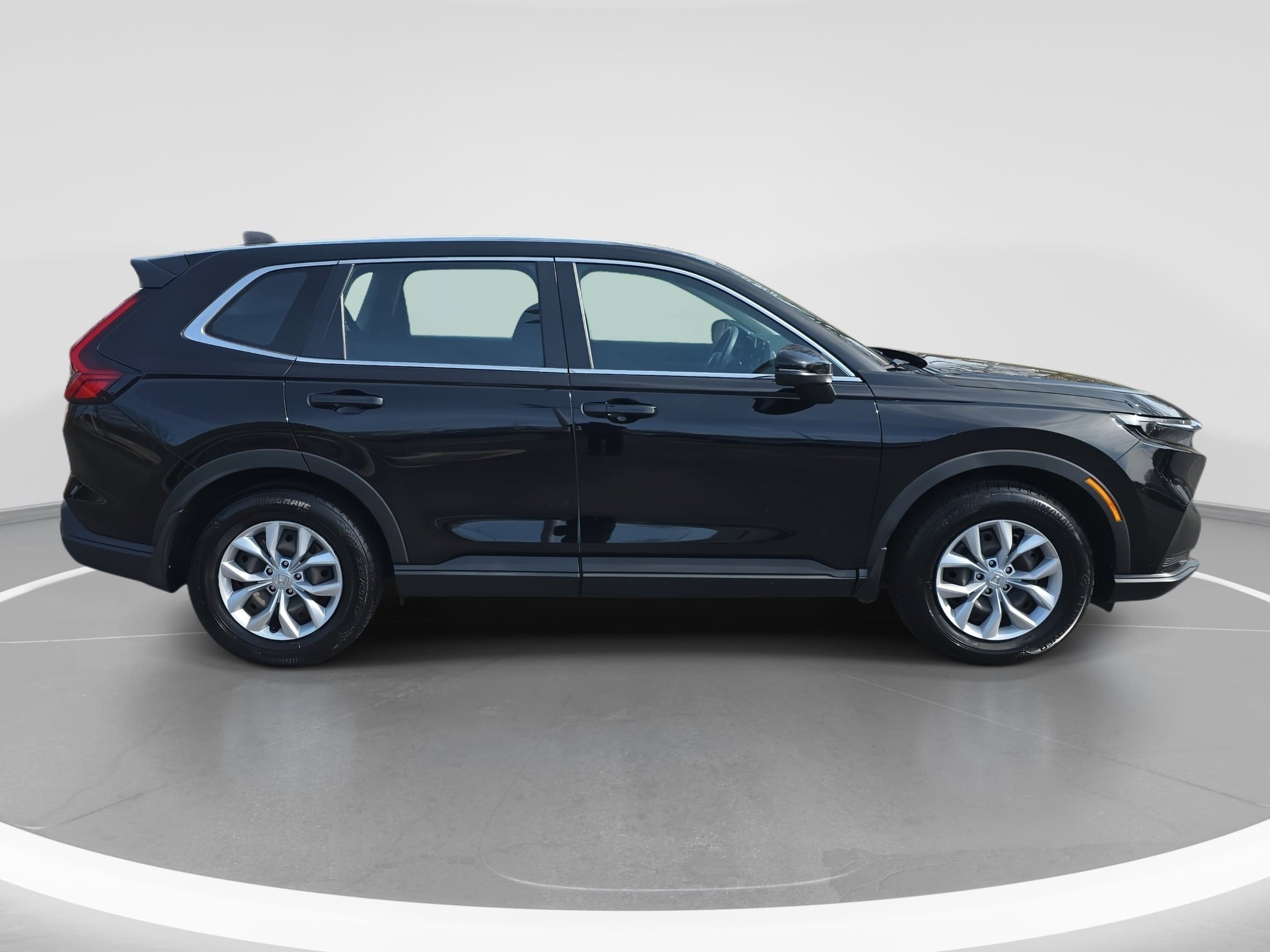 Used 2023 Honda CR-V LX image 4