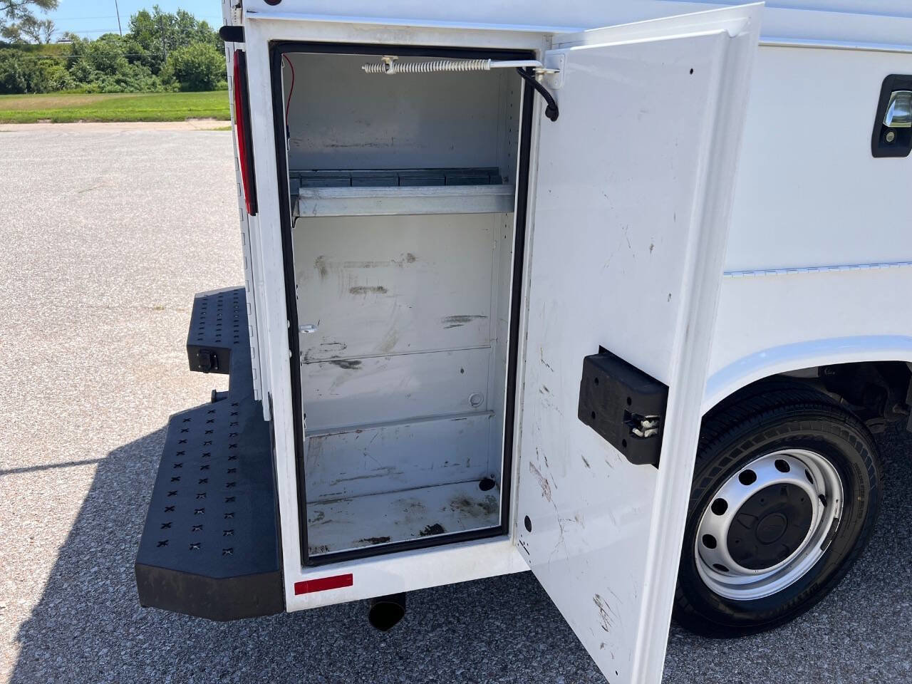Used 2020 Ford Transit 250 XL RWD image 24