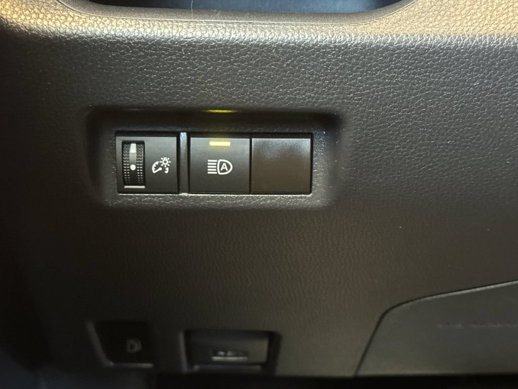 Used 2024 Toyota RAV4 LE AWD/4WD image 35
