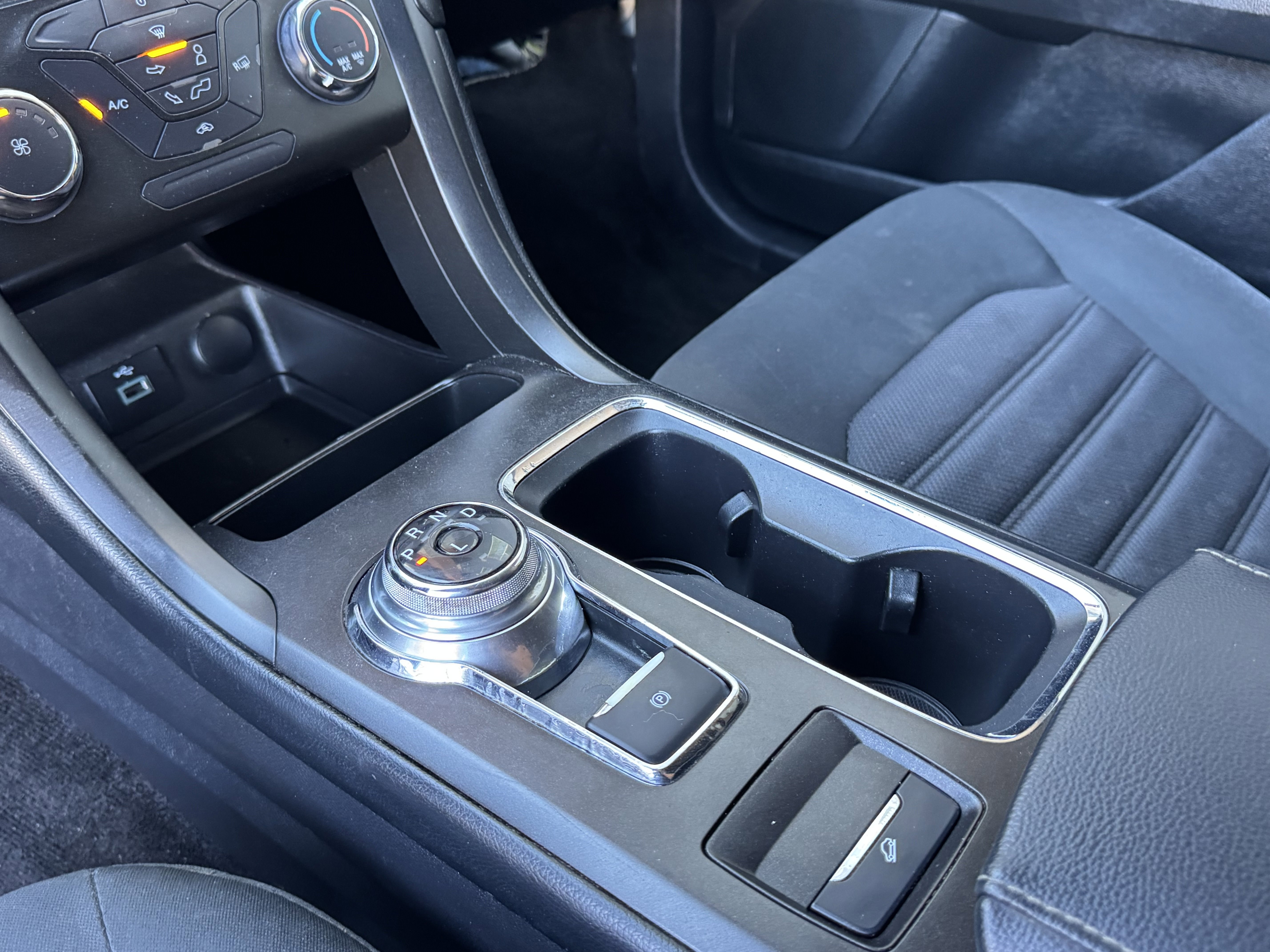 Used 2018 Ford Fusion S w/ Equipment Group 101A image 20