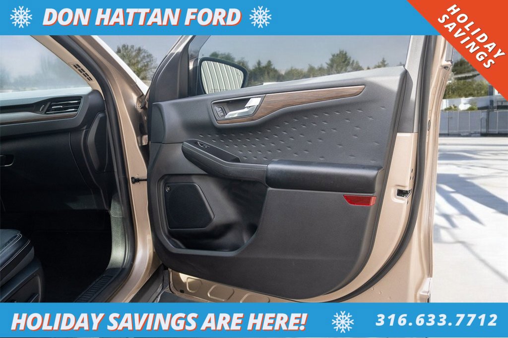 Used 2020 Ford Escape Titanium image 25
