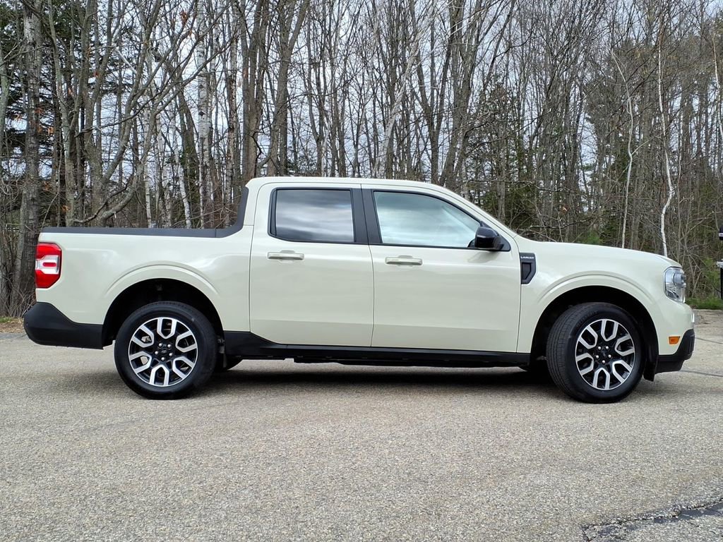 Certified 2024 Ford Maverick Lariat FWD image 3