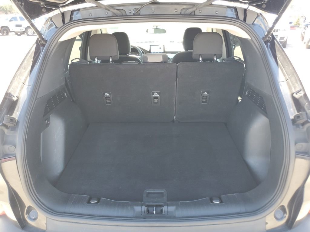 Used 2020 Ford Escape SE image 28