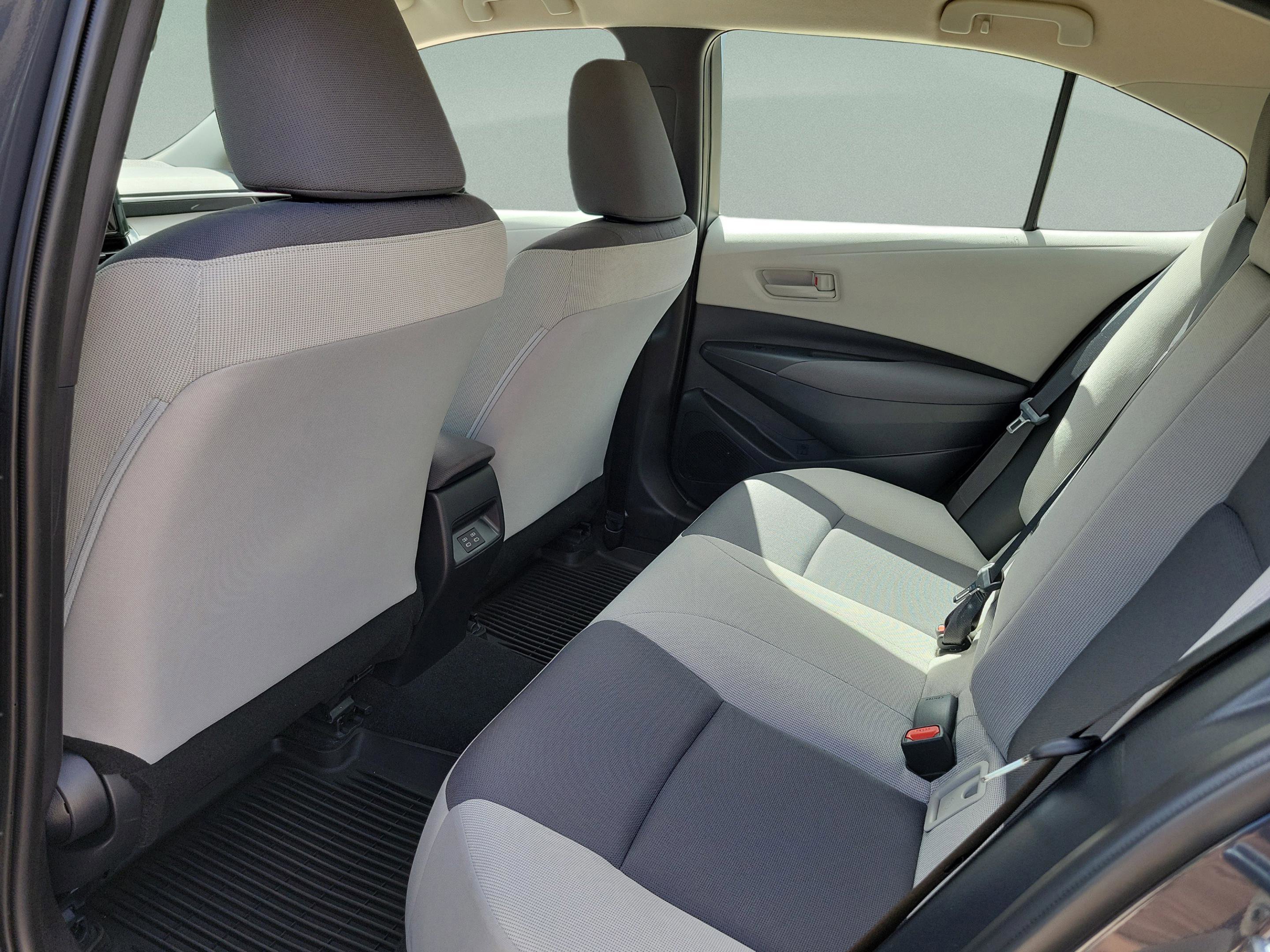 Used 2025 Toyota Corolla LE w/ Convenience Package image 16