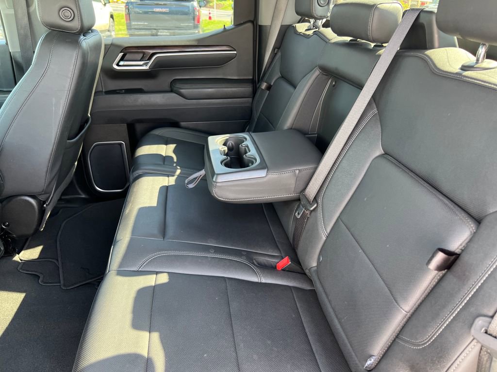 Used 2025 GMC Sierra 1500 SLT AWD/4WD image 21