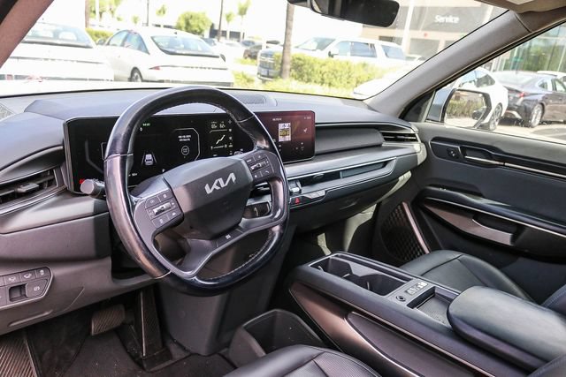Used 2024 Kia EV9 Light Long Range RWD image 16