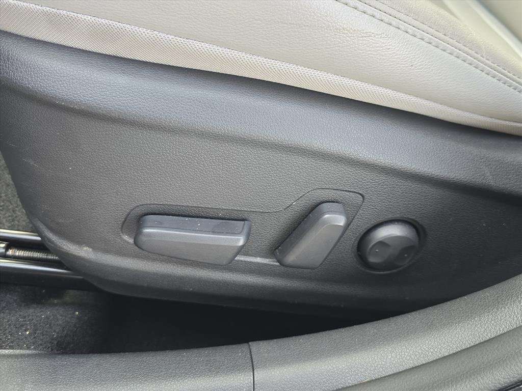 Used 2022 Hyundai Kona Limited image 11