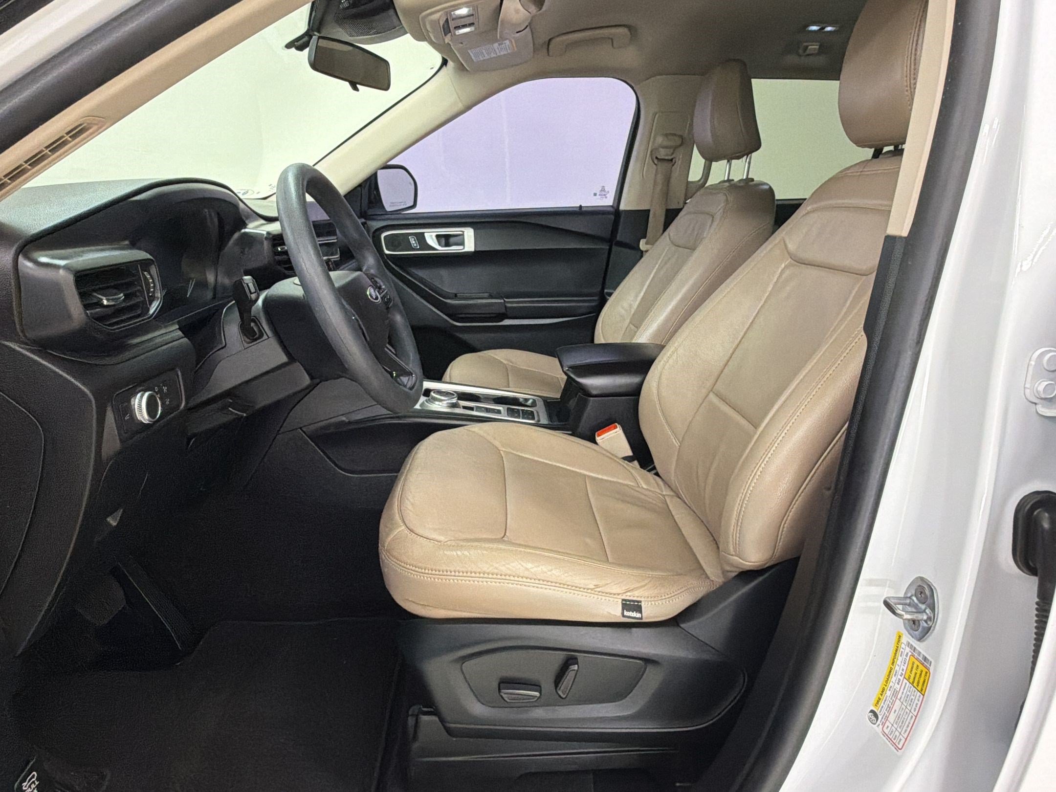 Certified 2021 Ford Explorer 2WD image 4
