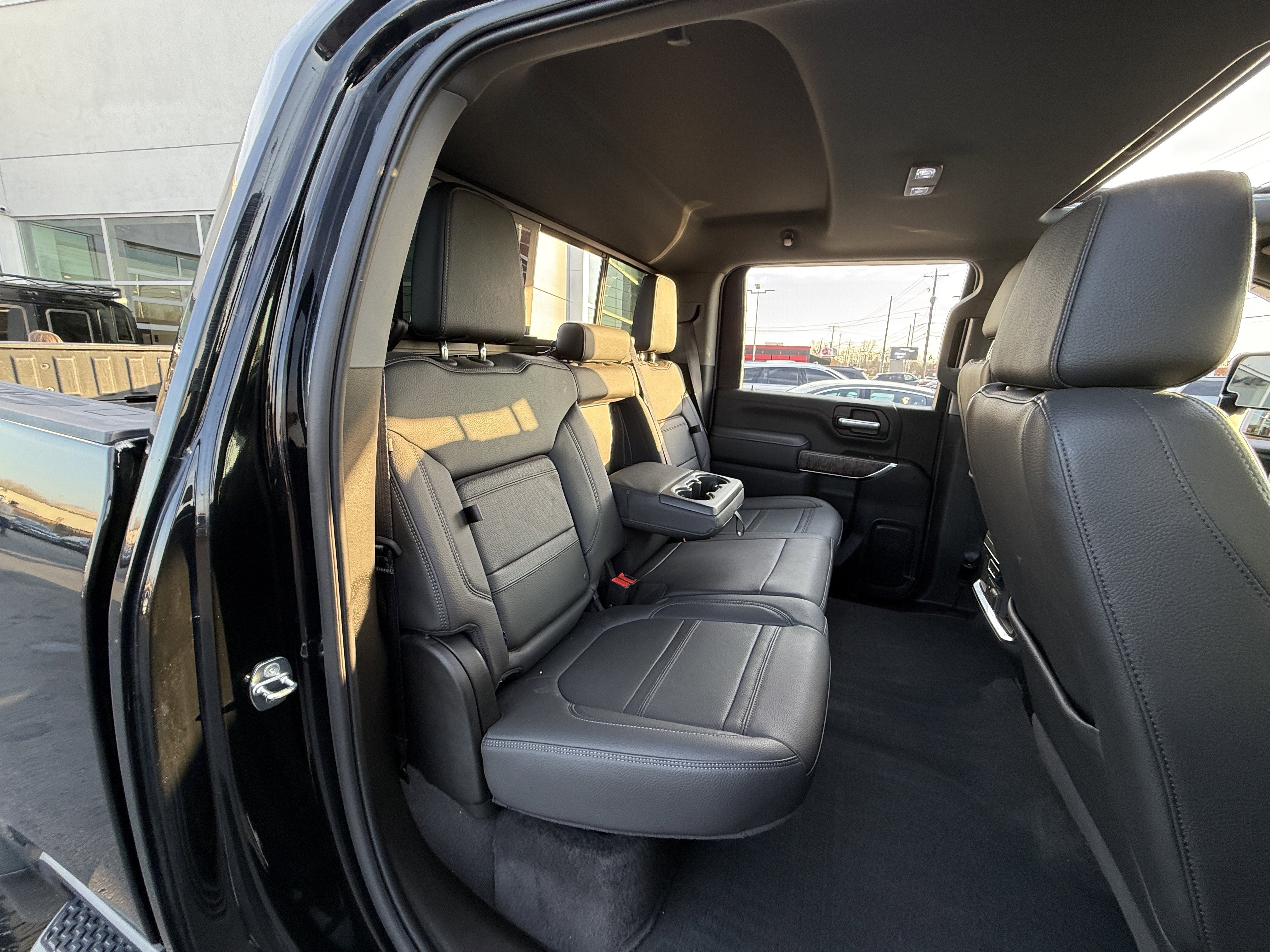 Used 2021 GMC Sierra 2500 Denali w/ Denali Black Diamond Edition image 28