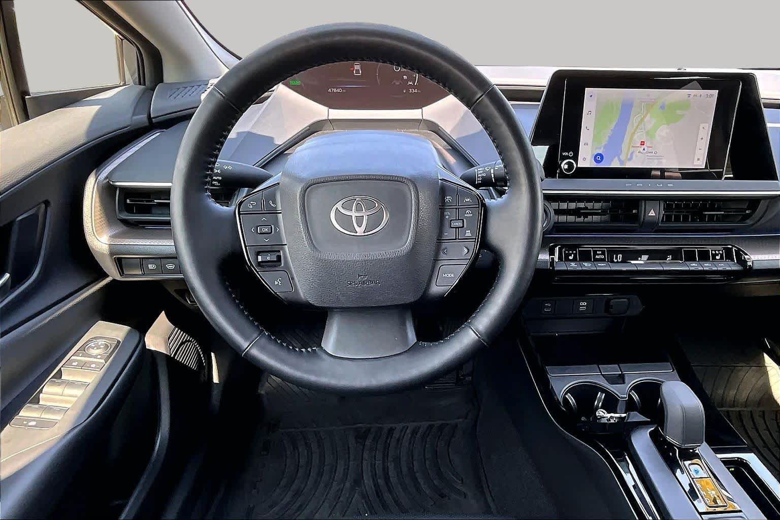 Used 2024 Toyota Prius XLE FWD image 5